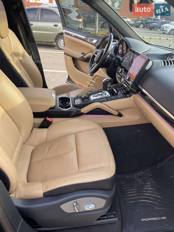 Внедорожник / Кроссовер Porsche Cayenne 2016 в Броварах фото 26 Внедорожник / Кроссовер Porsche Cayenne 2016 в Броварах