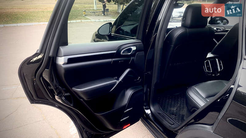 Внедорожник / Кроссовер Porsche Cayenne 2016 в Киеве фото 70 Внедорожник / Кроссовер Porsche Cayenne 2016 в Киеве