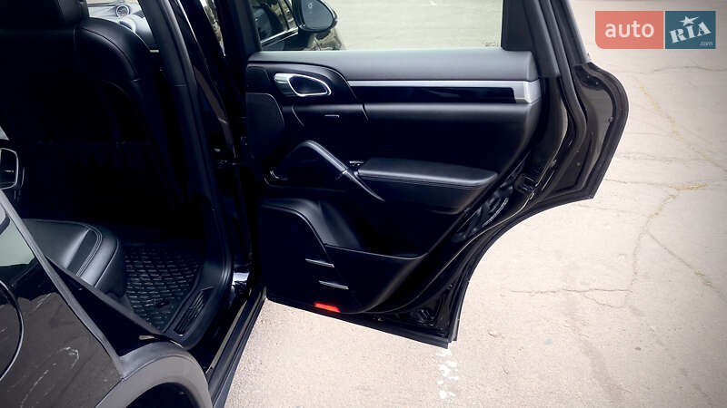 Внедорожник / Кроссовер Porsche Cayenne 2016 в Киеве фото 77 Внедорожник / Кроссовер Porsche Cayenne 2016 в Киеве