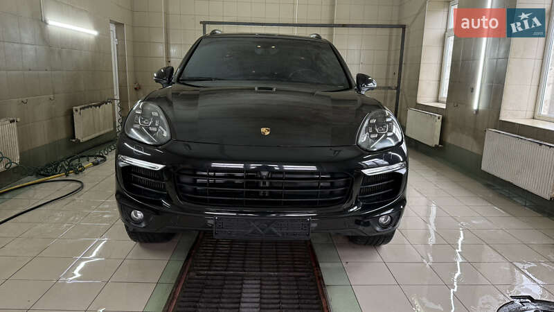 Внедорожник / Кроссовер Porsche Cayenne 2017 в Киеве фото 3 Внедорожник / Кроссовер Porsche Cayenne 2017 в Киеве