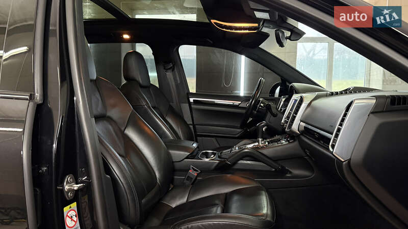 Внедорожник / Кроссовер Porsche Cayenne 2017 в Киеве фото 29 Внедорожник / Кроссовер Porsche Cayenne 2017 в Киеве