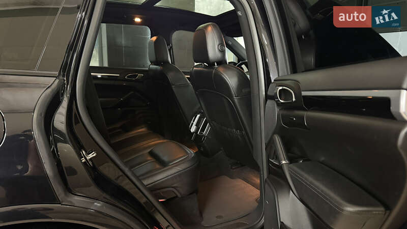 Внедорожник / Кроссовер Porsche Cayenne 2017 в Киеве фото 35 Внедорожник / Кроссовер Porsche Cayenne 2017 в Киеве