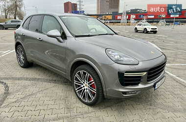 Позашляховик / Кросовер Porsche Cayenne 2016 в Києві