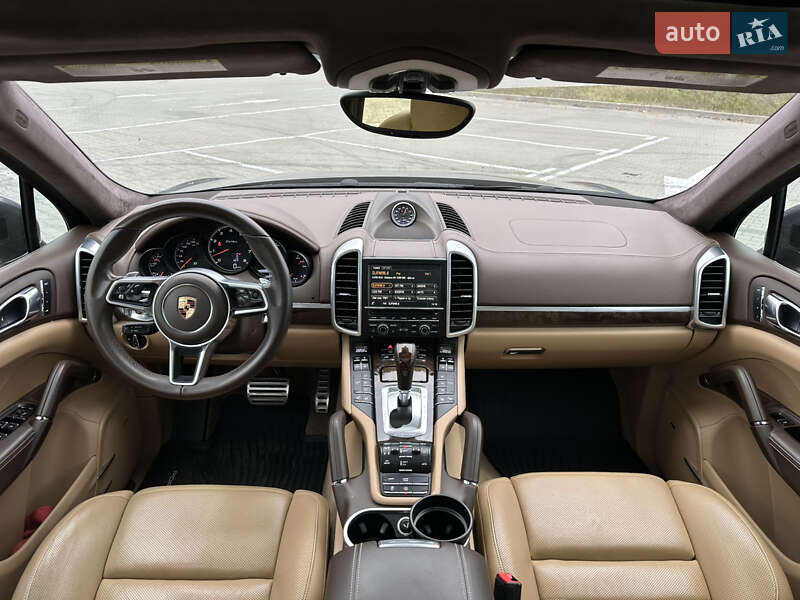 Позашляховик / Кросовер Porsche Cayenne 2016 в Києві