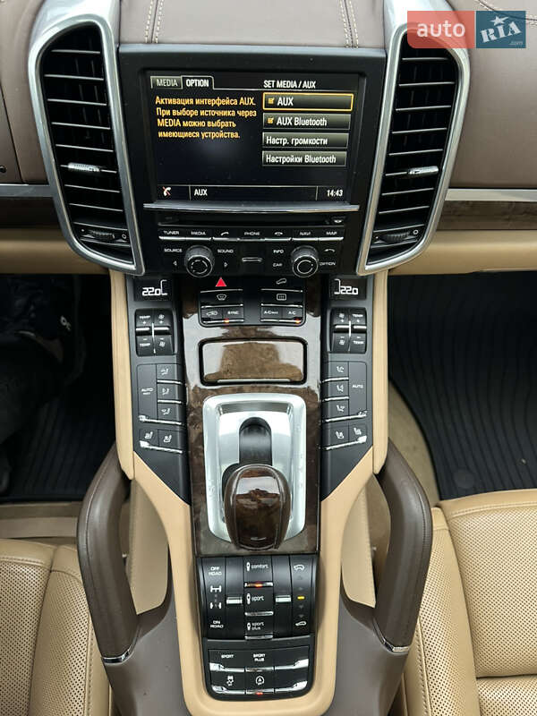 Позашляховик / Кросовер Porsche Cayenne 2016 в Києві