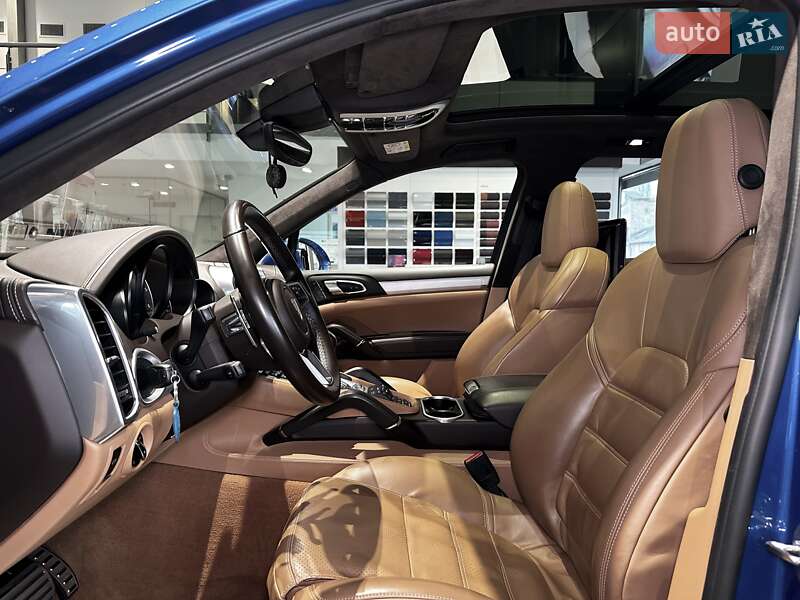 Позашляховик / Кросовер Porsche Cayenne 2016 в Одесі