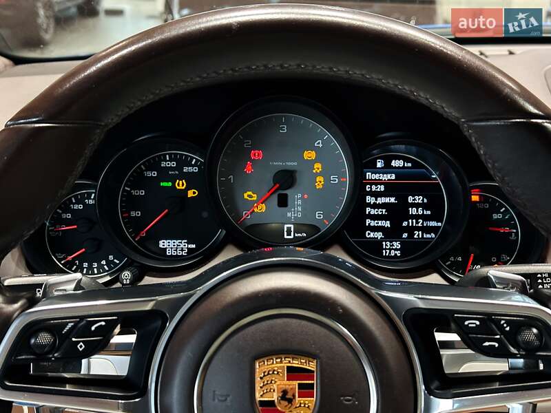 Позашляховик / Кросовер Porsche Cayenne 2016 в Одесі