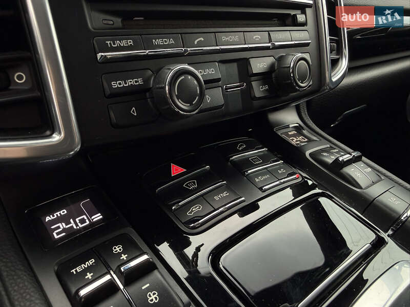 Внедорожник / Кроссовер Porsche Cayenne 2014 в Одессе