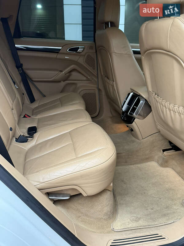 Внедорожник / Кроссовер Porsche Cayenne 2013 в Киеве фото 6 Внедорожник / Кроссовер Porsche Cayenne 2013 в Киеве