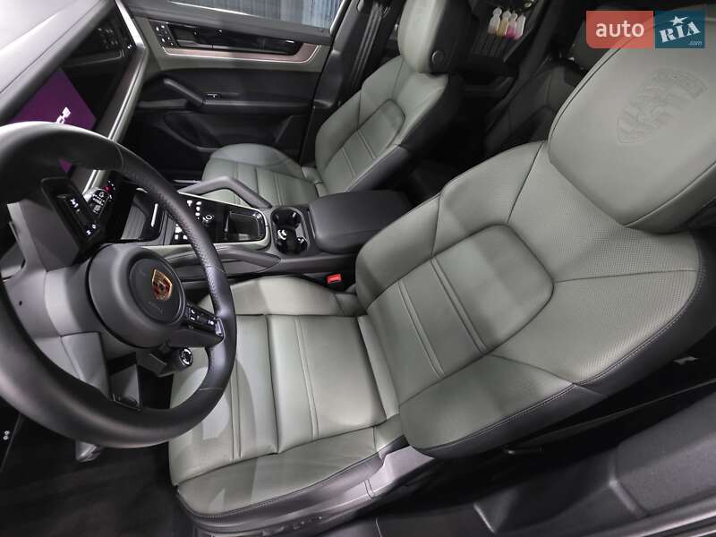 Внедорожник / Кроссовер Porsche Cayenne 2024 в Киеве