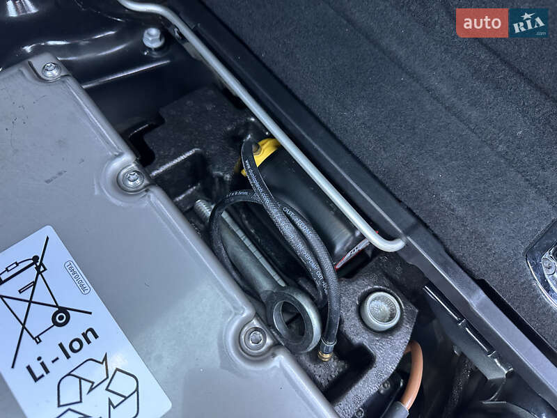 Внедорожник / Кроссовер Porsche Cayenne 2017 в Киеве фото 10 Внедорожник / Кроссовер Porsche Cayenne 2017 в Киеве