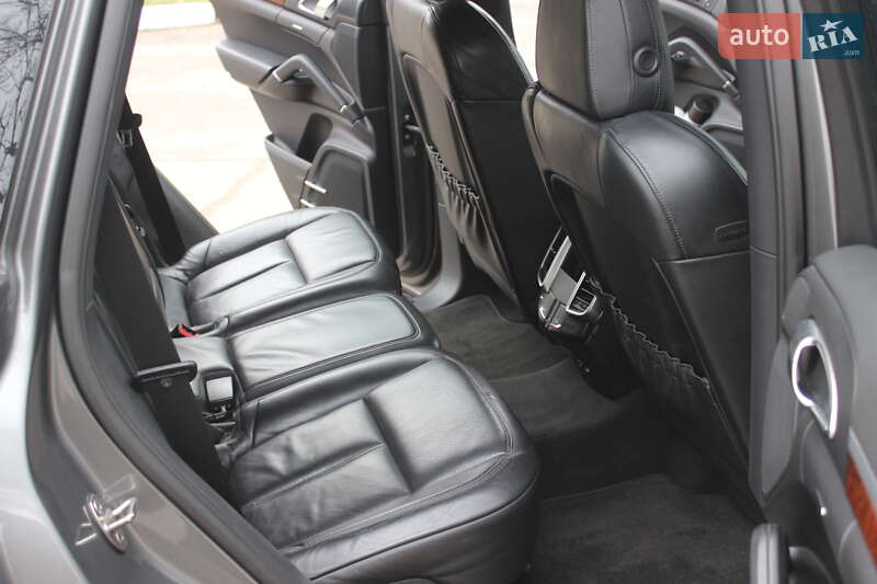 Внедорожник / Кроссовер Porsche Cayenne 2011 в Днепре фото 32 Внедорожник / Кроссовер Porsche Cayenne 2011 в Днепре