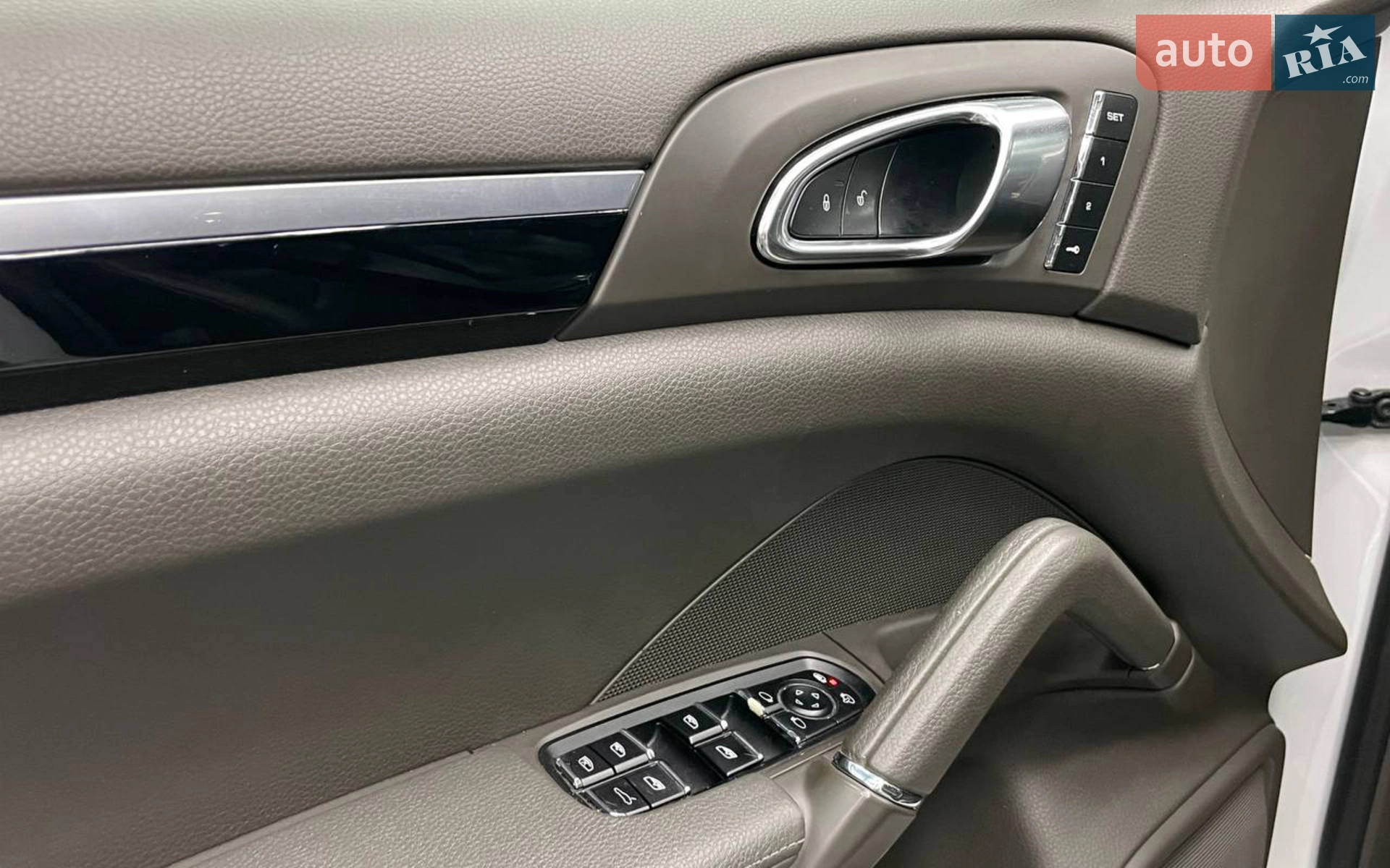 2015 Porsche Cayenne - мініатюра 11