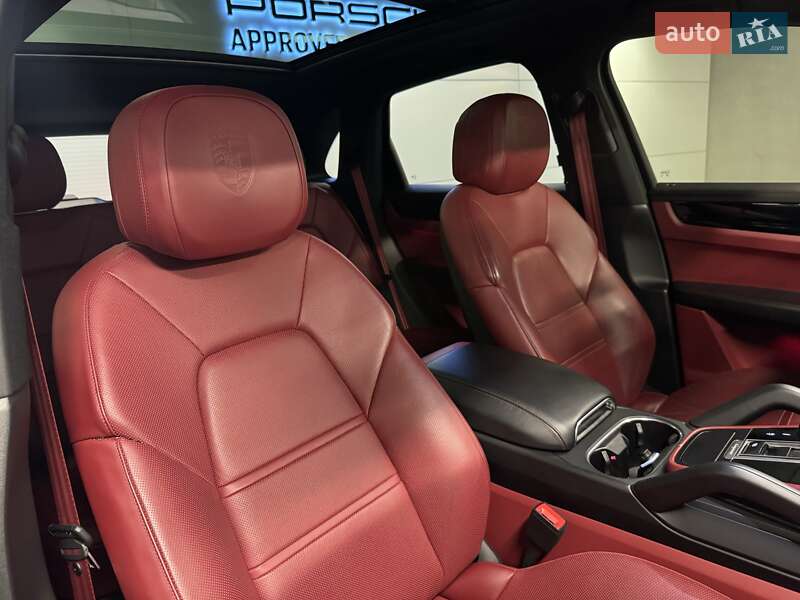 Внедорожник / Кроссовер Porsche Cayenne 2019 в Киеве