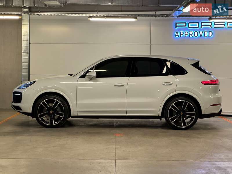 Внедорожник / Кроссовер Porsche Cayenne 2019 в Киеве