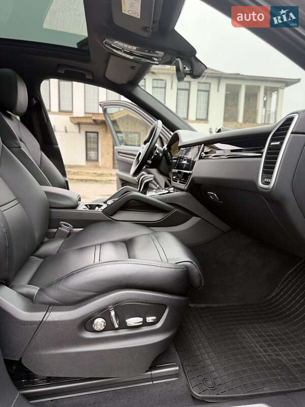 Внедорожник / Кроссовер Porsche Cayenne 2018 в Благовещенском фото 36 Внедорожник / Кроссовер Porsche Cayenne 2018 в Благовещенском