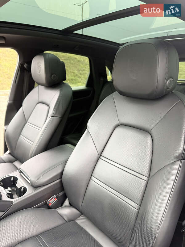 Внедорожник / Кроссовер Porsche Cayenne 2018 в Благовещенском фото 45 Внедорожник / Кроссовер Porsche Cayenne 2018 в Благовещенском