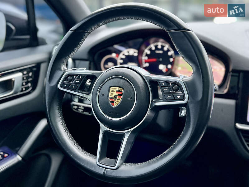 Внедорожник / Кроссовер Porsche Cayenne 2018 в Киеве фото 33 Внедорожник / Кроссовер Porsche Cayenne 2018 в Киеве