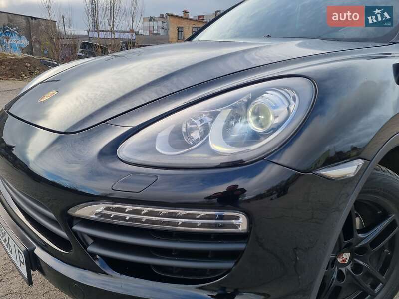 Внедорожник / Кроссовер Porsche Cayenne 2013 в Ровно