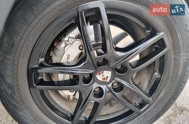 Внедорожник / Кроссовер Porsche Cayenne 2013 в Ровно