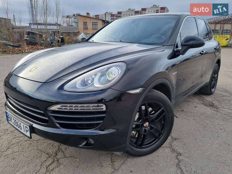 Внедорожник / Кроссовер Porsche Cayenne 2013 в Ровно