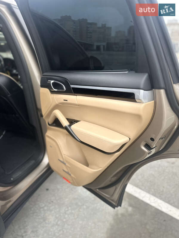 Позашляховик / Кросовер Porsche Cayenne 2014 в Києві фото 26 Позашляховик / Кросовер Porsche Cayenne 2014 в Києві