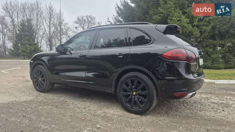 Внедорожник / Кроссовер Porsche Cayenne 2012 в Бердичеве