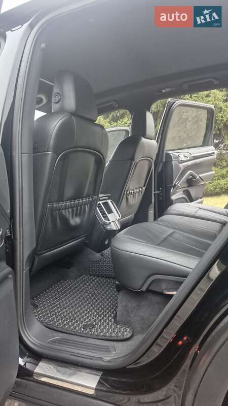 Внедорожник / Кроссовер Porsche Cayenne 2012 в Бердичеве
