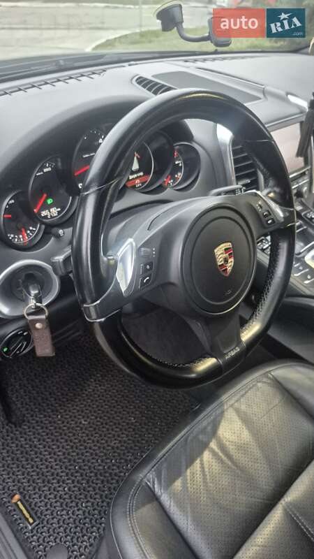 Внедорожник / Кроссовер Porsche Cayenne 2012 в Бердичеве