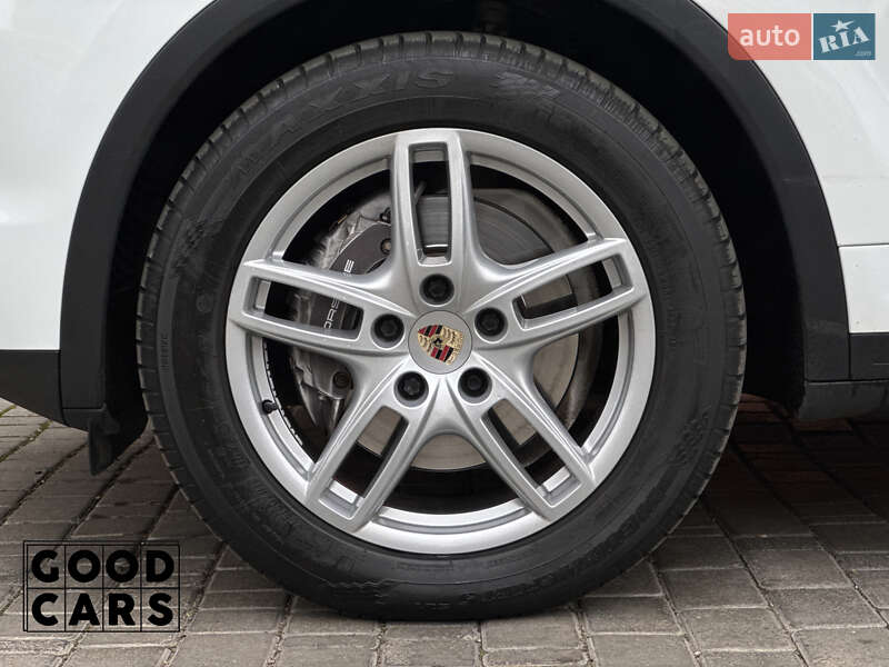 Внедорожник / Кроссовер Porsche Cayenne 2013 в Одессе