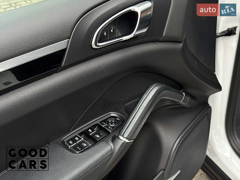 Внедорожник / Кроссовер Porsche Cayenne 2013 в Одессе