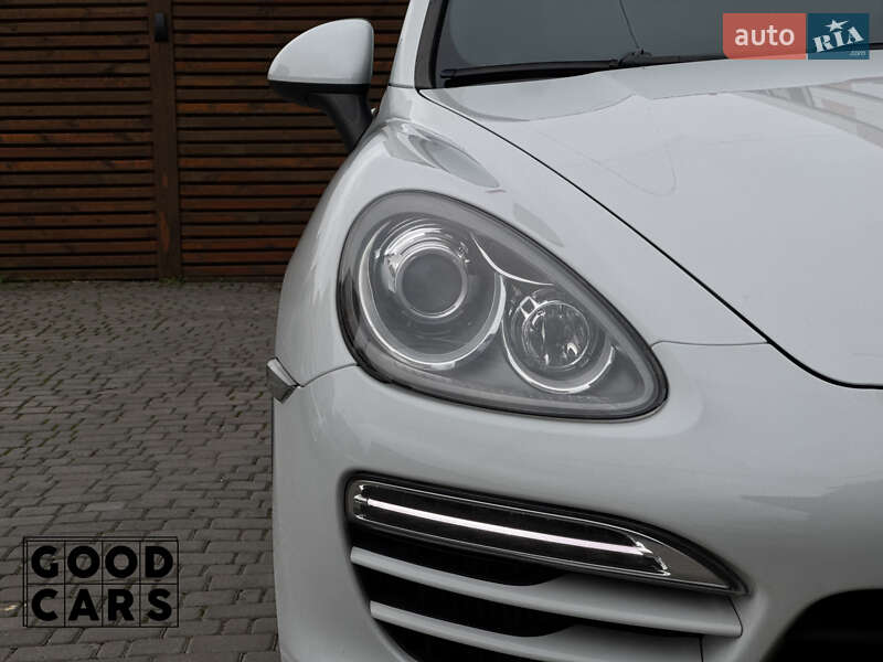 Внедорожник / Кроссовер Porsche Cayenne 2013 в Одессе