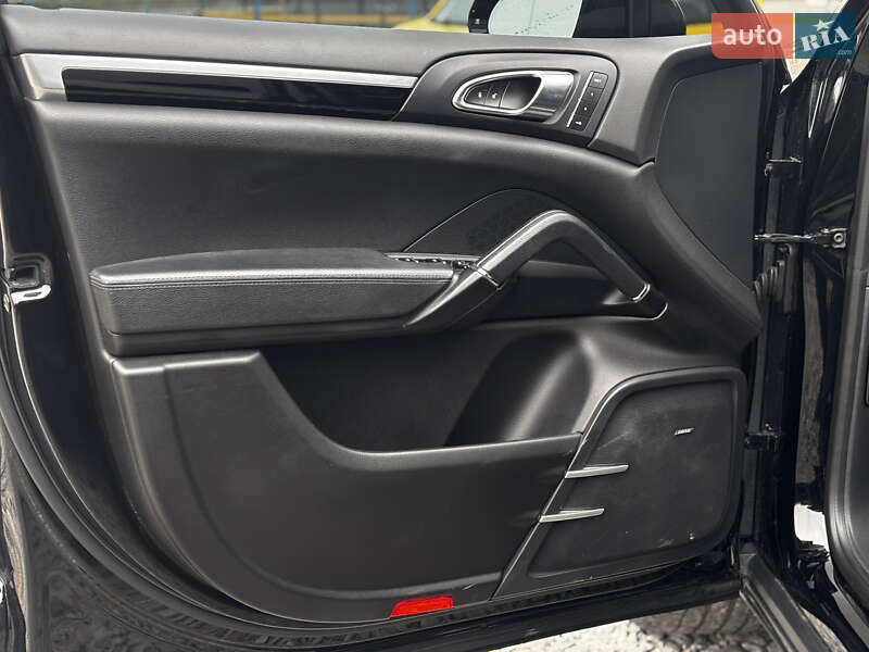 Внедорожник / Кроссовер Porsche Cayenne 2016 в Львове фото 49 Внедорожник / Кроссовер Porsche Cayenne 2016 в Львове