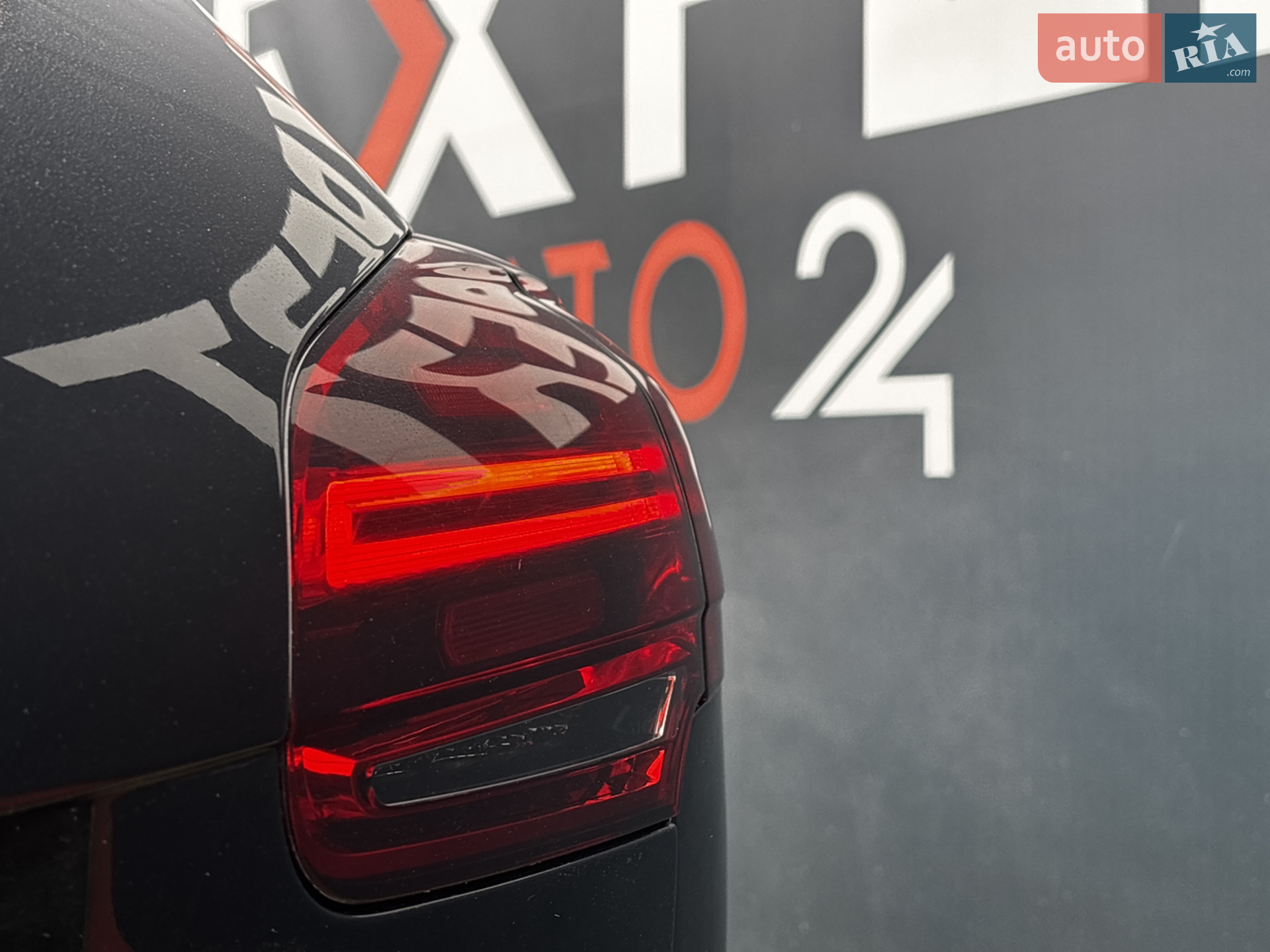 2016 Porsche Cayenne - мініатюра 9