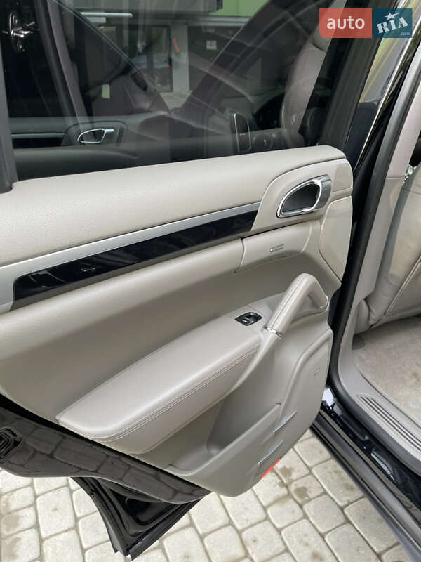 Внедорожник / Кроссовер Porsche Cayenne 2013 в Днепре фото 20 Внедорожник / Кроссовер Porsche Cayenne 2013 в Днепре