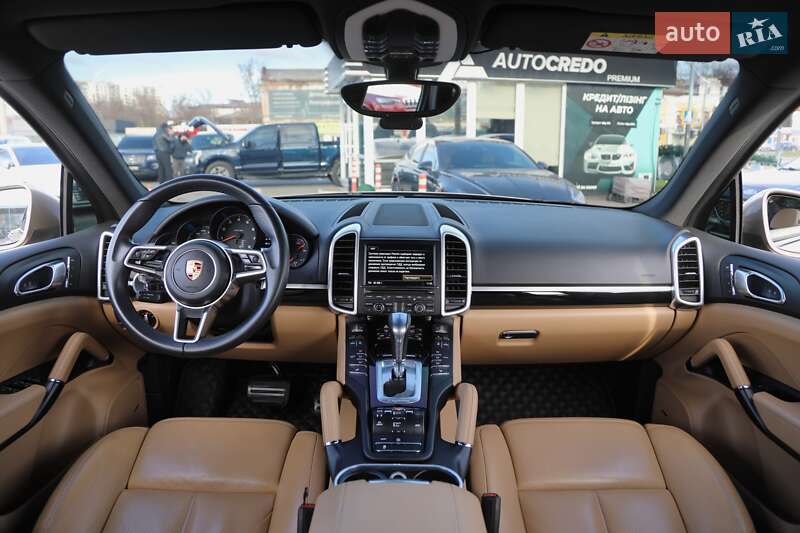 Внедорожник / Кроссовер Porsche Cayenne 2016 в Харькове