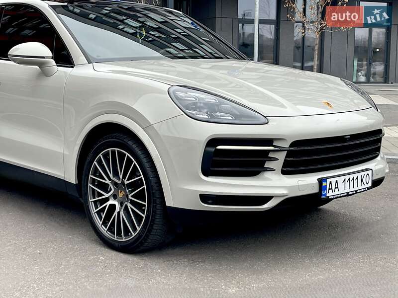 Внедорожник / Кроссовер Porsche Cayenne 2021 в Киеве