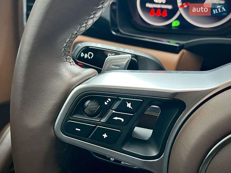 Внедорожник / Кроссовер Porsche Cayenne 2021 в Киеве