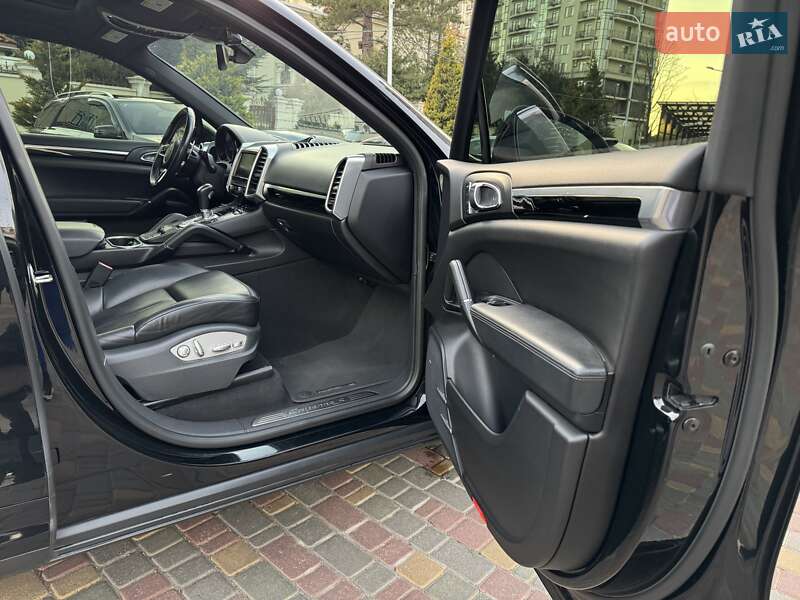 Внедорожник / Кроссовер Porsche Cayenne 2015 в Одессе фото 12 Внедорожник / Кроссовер Porsche Cayenne 2015 в Одессе
