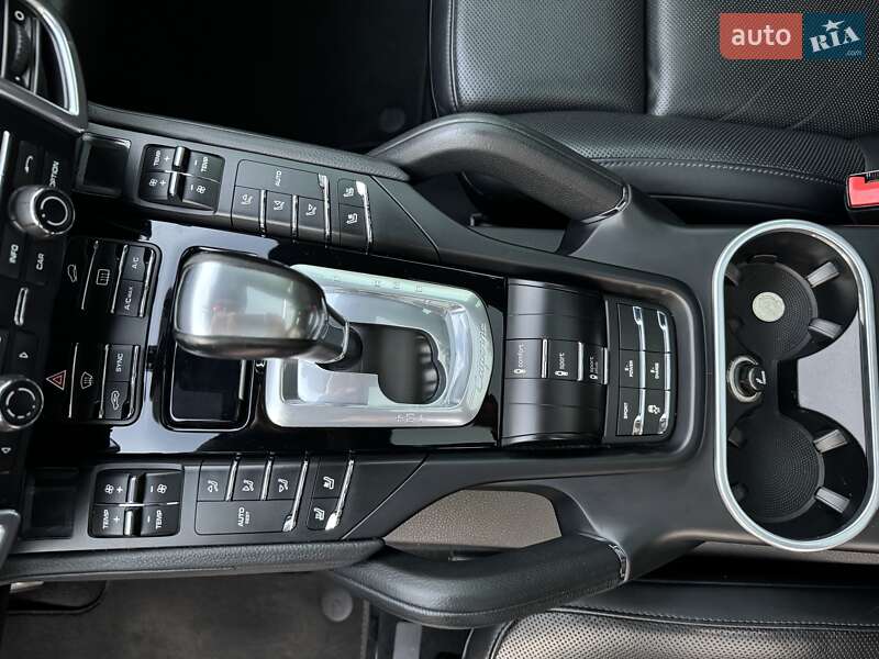 Внедорожник / Кроссовер Porsche Cayenne 2015 в Одессе фото 19 Внедорожник / Кроссовер Porsche Cayenne 2015 в Одессе