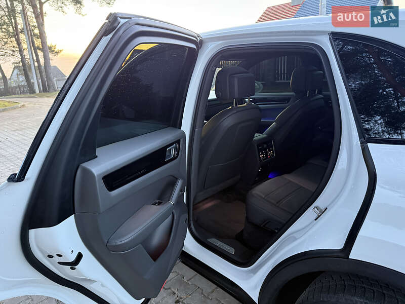 Внедорожник / Кроссовер Porsche Cayenne 2019 в Львове фото 12 Внедорожник / Кроссовер Porsche Cayenne 2019 в Львове