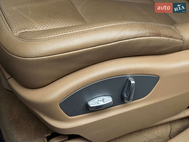 Внедорожник / Кроссовер Porsche Cayenne 2015 в Киеве