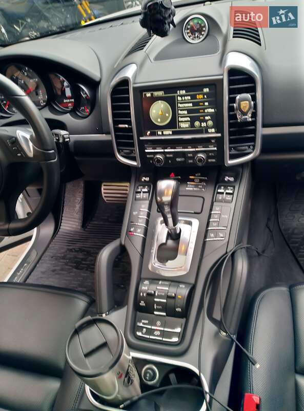 Внедорожник / Кроссовер Porsche Cayenne 2014 в Киеве