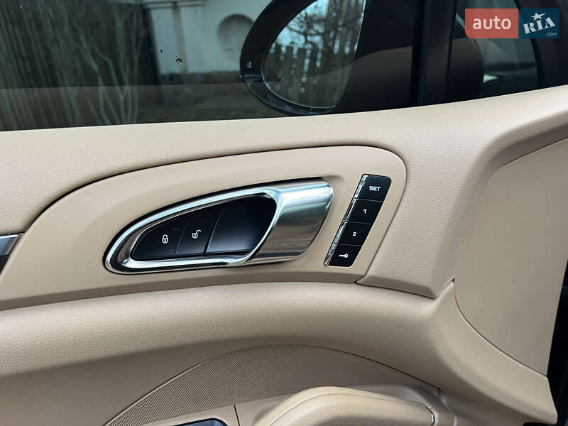 Внедорожник / Кроссовер Porsche Cayenne 2015 в Киеве фото 34 Внедорожник / Кроссовер Porsche Cayenne 2015 в Киеве