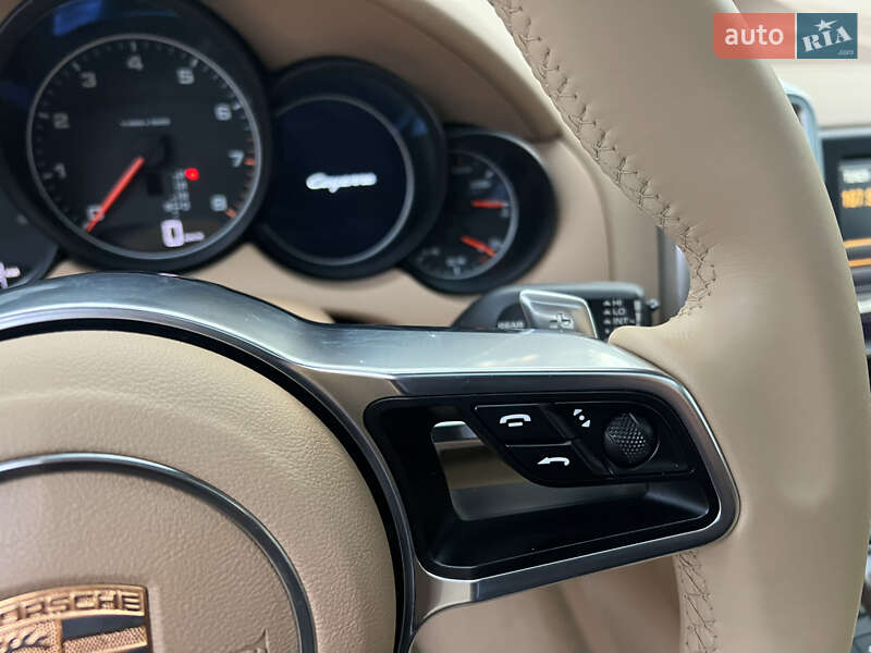 Внедорожник / Кроссовер Porsche Cayenne 2015 в Киеве фото 46 Внедорожник / Кроссовер Porsche Cayenne 2015 в Киеве