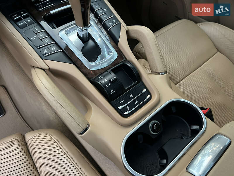 Внедорожник / Кроссовер Porsche Cayenne 2015 в Киеве фото 48 Внедорожник / Кроссовер Porsche Cayenne 2015 в Киеве