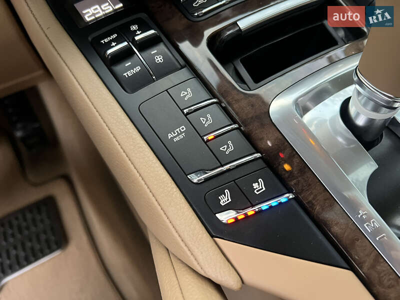 Внедорожник / Кроссовер Porsche Cayenne 2015 в Киеве фото 54 Внедорожник / Кроссовер Porsche Cayenne 2015 в Киеве