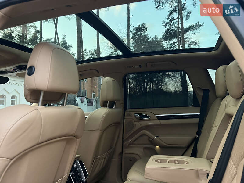 Внедорожник / Кроссовер Porsche Cayenne 2015 в Киеве фото 64 Внедорожник / Кроссовер Porsche Cayenne 2015 в Киеве