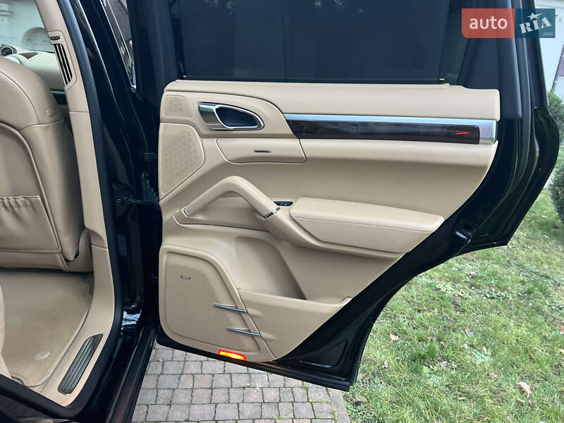 Внедорожник / Кроссовер Porsche Cayenne 2015 в Киеве фото 72 Внедорожник / Кроссовер Porsche Cayenne 2015 в Киеве