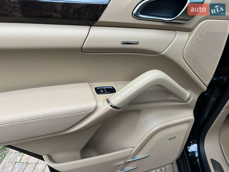 Внедорожник / Кроссовер Porsche Cayenne 2015 в Киеве фото 159 Внедорожник / Кроссовер Porsche Cayenne 2015 в Киеве